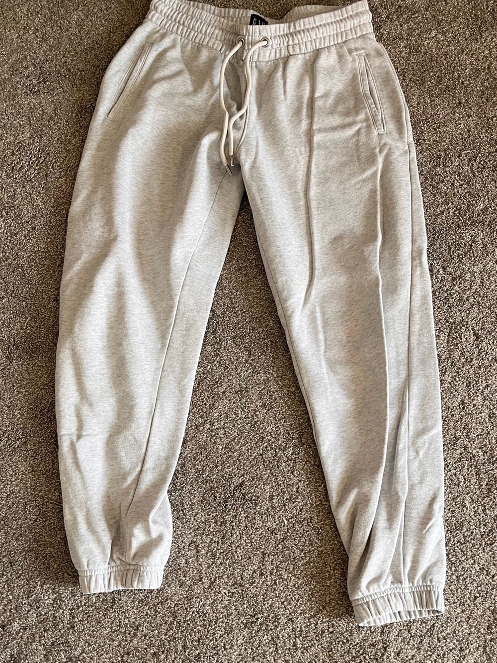 GAP women’s Light Gray Drawstring Jogger Sweatpants